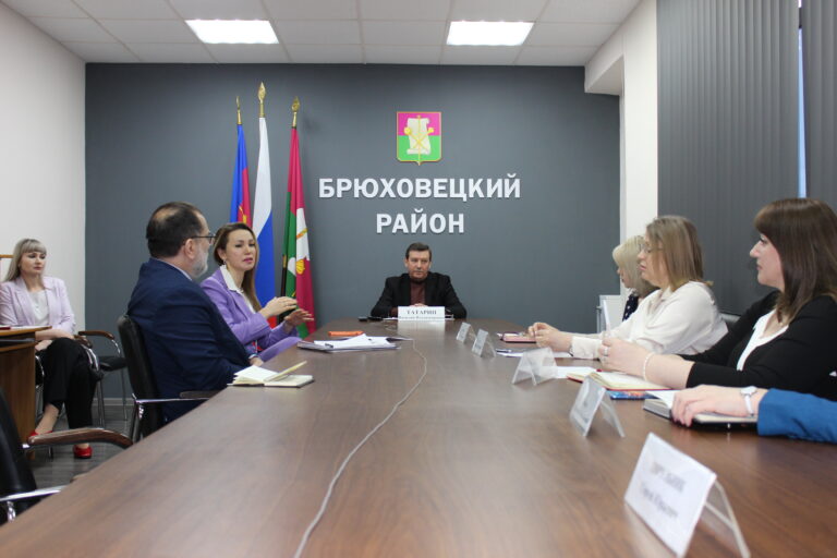 Состоялась встреча «Фломастеров» с администрацией Брюховецкого района